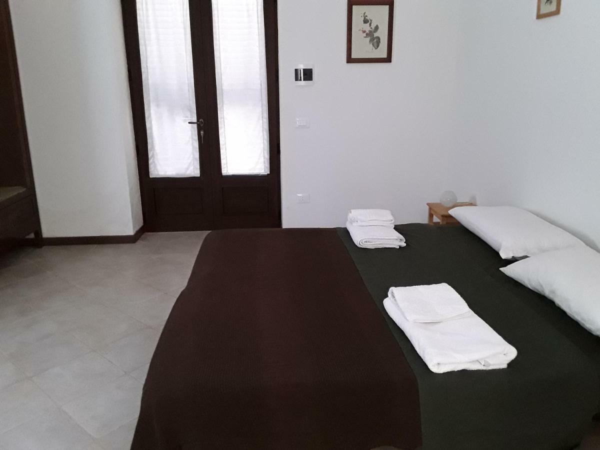לינה וארוחת בוקר צ'לייה מספיקה Il Giardino Di Viola מראה חיצוני תמונה
